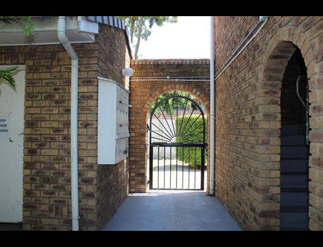 2 BEDROOM PROPERTY TO RENT IN PAROW VALLEY